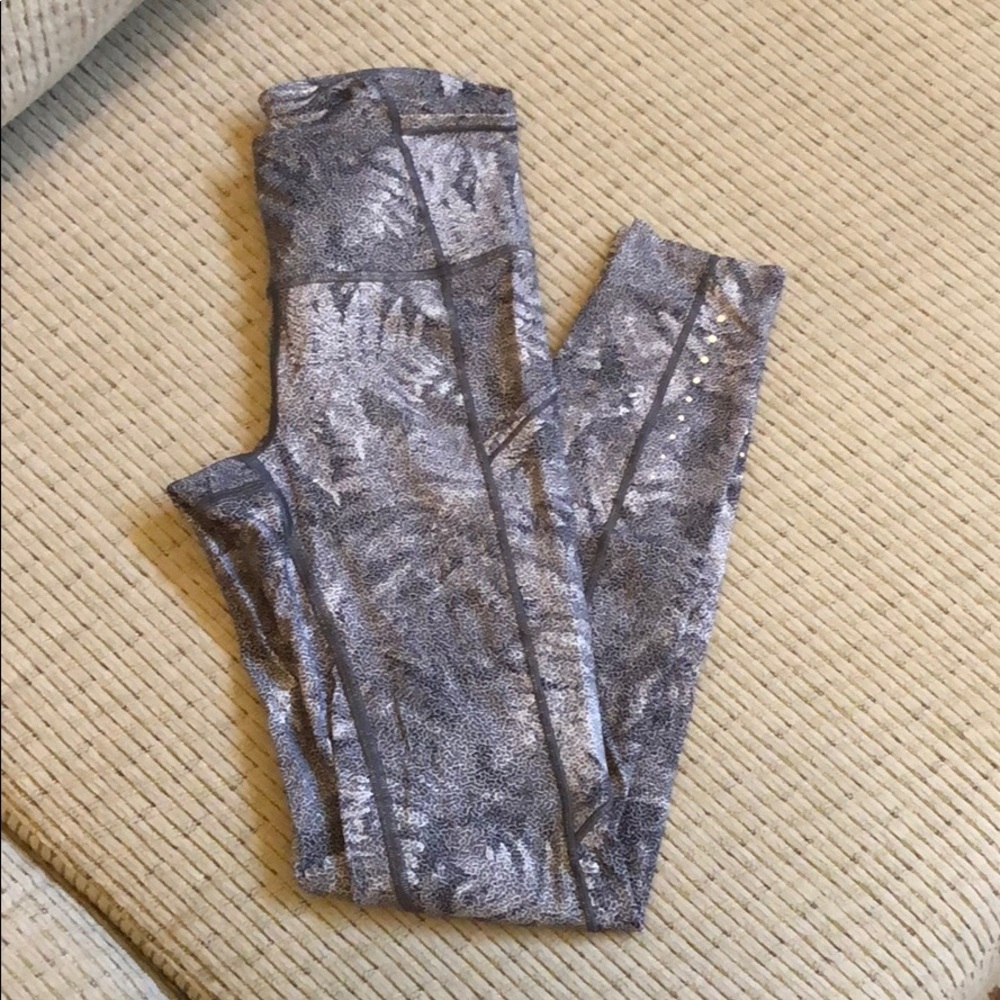 🔴 Sold 🔴 Lululemon Fast & Free Tights sz 2 - Picture 2 of 8